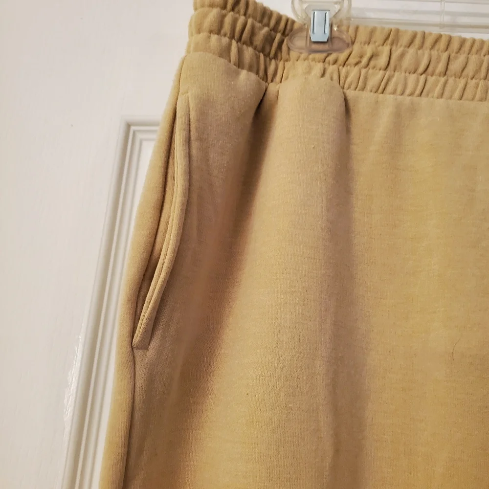 Zella L Cropped sweatpant Joggers mustard L NWT - Picture 4 of 6